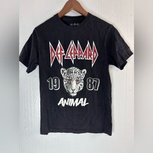 Def Leppard S Men’s Black Graphic T-Shirt